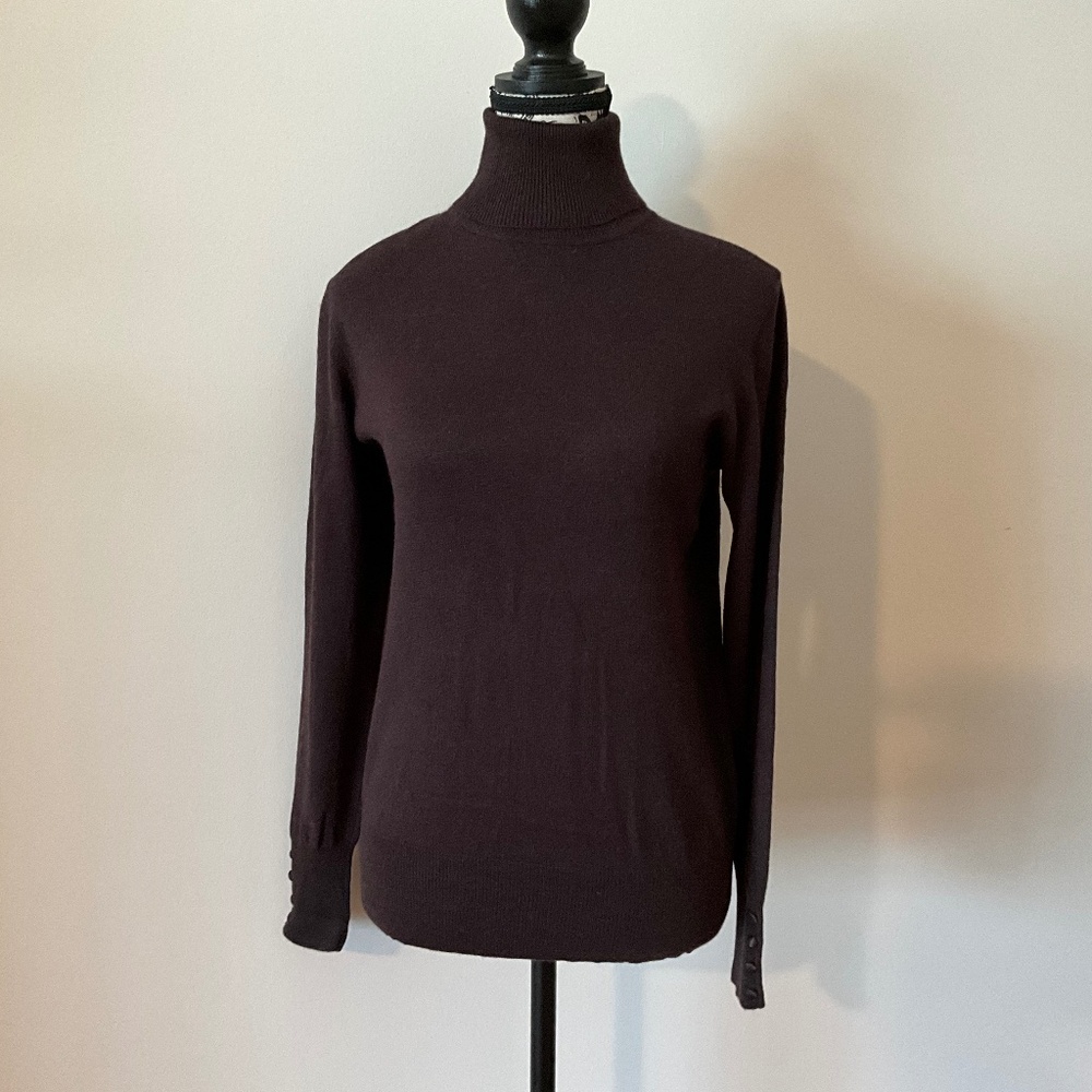 France Design long sleeve Turtleneck Women’s Sweater Size 10/12 Brown